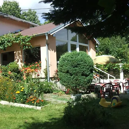 Jana Guest house *