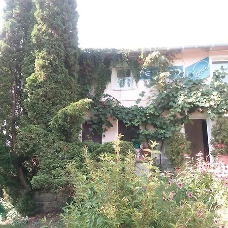 Jana Guest house